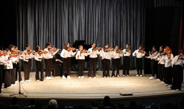 ეროვნული სასახლის მევიოლინეთა ანსამბლმა ვეტერანთა შვილებისთვის საქველმოქმედო კონცერტი გამართა