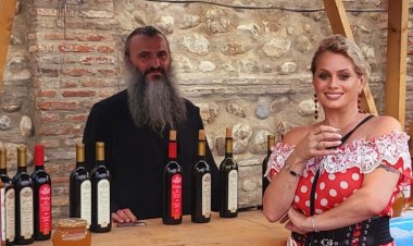 ლალი მოროშკინა: მოდით რა, ჩვენგან ისწავლეთ სიყვარულიც, ვაჟკაცობაც, პატივისცემაც და ცხოვრებით ტკბობაც!