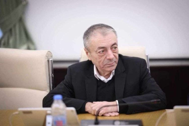 თენგიზ შარმანაშვილი გახარიას პარტიის დეპუტატებს - ფაქტებით გელაპარაკებით, აქ მიტინგი არ არის - კეთილი იყოს თქვენი მობრძანება დიდ პოლიტიკაში, აქ არავინ არც ერთ სიტყვას არ შეგარჩენთ და არც ერთ ნარატივს არ გაგატარებინებთ