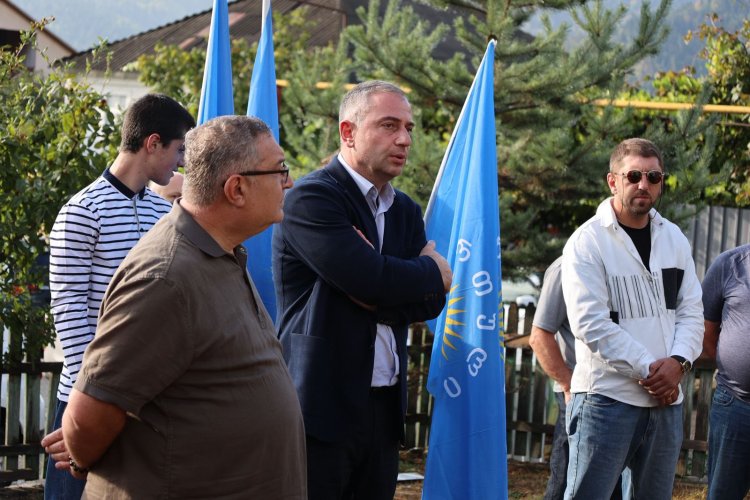 ბორჯომის მერობის კანდიდატი მამუკა გელაშვილი - აქტიურ რეჟიმში ვაგრძელებ მოსახლეობასთან შეხვედრებს.     შეხვედრაზე სოფელებში არსებულ საჭიროებებზე ვისაუბრეთ და მჯერა, ჩემს გუნდთან ერთად და ჩვენი პოლიტიკური ხელმძღვანელობის დახმარებით, ყველა არსებულ გამოწვევას წარმატებით დავძლევთ