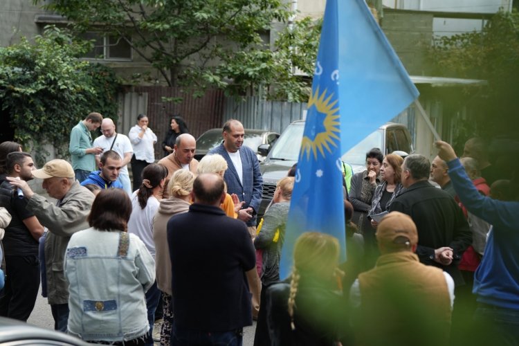 “ქართული ოცნების“ მაჟორიტარობის კანდიდატმა შალვა მაისურაძემ შეხვედრები დევნილთა დასახლებებში გამართა