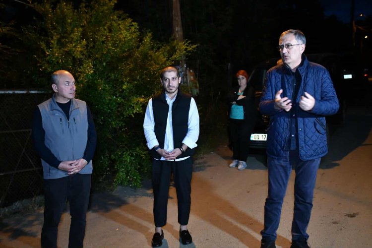 „ქართული ოცნების“ ქვემო სამგორის მაჟორიტარობის კანდიდატი ზაქარია წიკლაური წურწუმიას ქუჩის მცხოვრებლებს და ნაკადულის ქუჩაზე მცხოვრებ დევნილებს შეხვდა