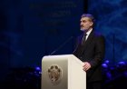 მიხეილ ყაველაშვილი: ჩვენი ბავშვებისა და ახალგაზრდების ღირსეულ ადამიანებად, პასუხისმგებლიან მოქალაქეებად და პატრიოტებად ჩამოყალიბების პროცესში პედაგოგები ფუნდამენტურ როლს ასრულებთ და კონკრეტული საგნების სწავლებასთან ერთად, ჩვენს შვილებს ადამიანობას, სამშობლოსა და მოყვასის სიყვარულს ასწავლით