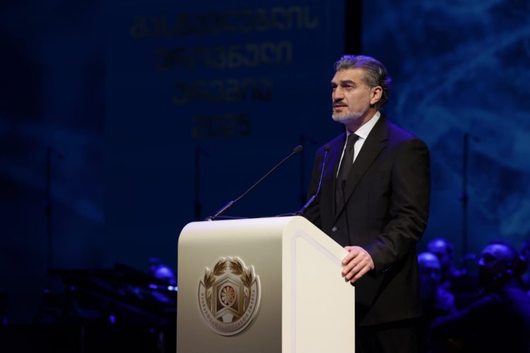 მიხეილ ყაველაშვილი: ჩვენი ბავშვებისა და ახალგაზრდების ღირსეულ ადამიანებად, პასუხისმგებლიან მოქალაქეებად და პატრიოტებად ჩამოყალიბების პროცესში პედაგოგები ფუნდამენტურ როლს ასრულებთ და კონკრეტული საგნების სწავლებასთან ერთად, ჩვენს შვილებს ადამიანობას, სამშობლოსა და მოყვასის სიყვარულს ასწავლით