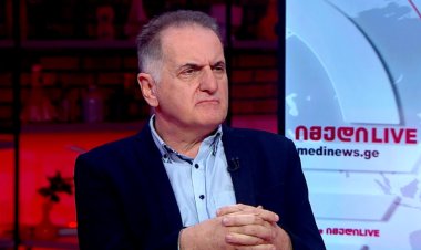 „აგვისტოს ომში საქართველომ არა თუ დაიბრუნა დაკარგული ტერიტორიები, არამედ  დაკარგა კოდორის ხეობა და კიდევ ერთხელ განადგურდა გენოფონდი, რაზეც პასუხისმგებლობა მთლიანად უნდა დაეკისროს მიხეილ სააკაშვილს“ - კონსტანტინე გამსახურდია ოპოზიციონერი აქტივისტის, ლეილა ცომაიას 2008 წლის წერილს აქვეყნებს