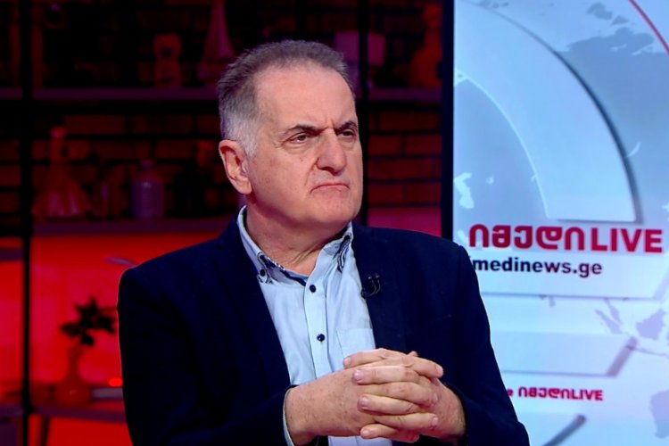 „აგვისტოს ომში საქართველომ არა თუ დაიბრუნა დაკარგული ტერიტორიები, არამედ  დაკარგა კოდორის ხეობა და კიდევ ერთხელ განადგურდა გენოფონდი, რაზეც პასუხისმგებლობა მთლიანად უნდა დაეკისროს მიხეილ სააკაშვილს“ - კონსტანტინე გამსახურდია ოპოზიციონერი აქტივისტის, ლეილა ცომაიას 2008 წლის წერილს აქვეყნებს